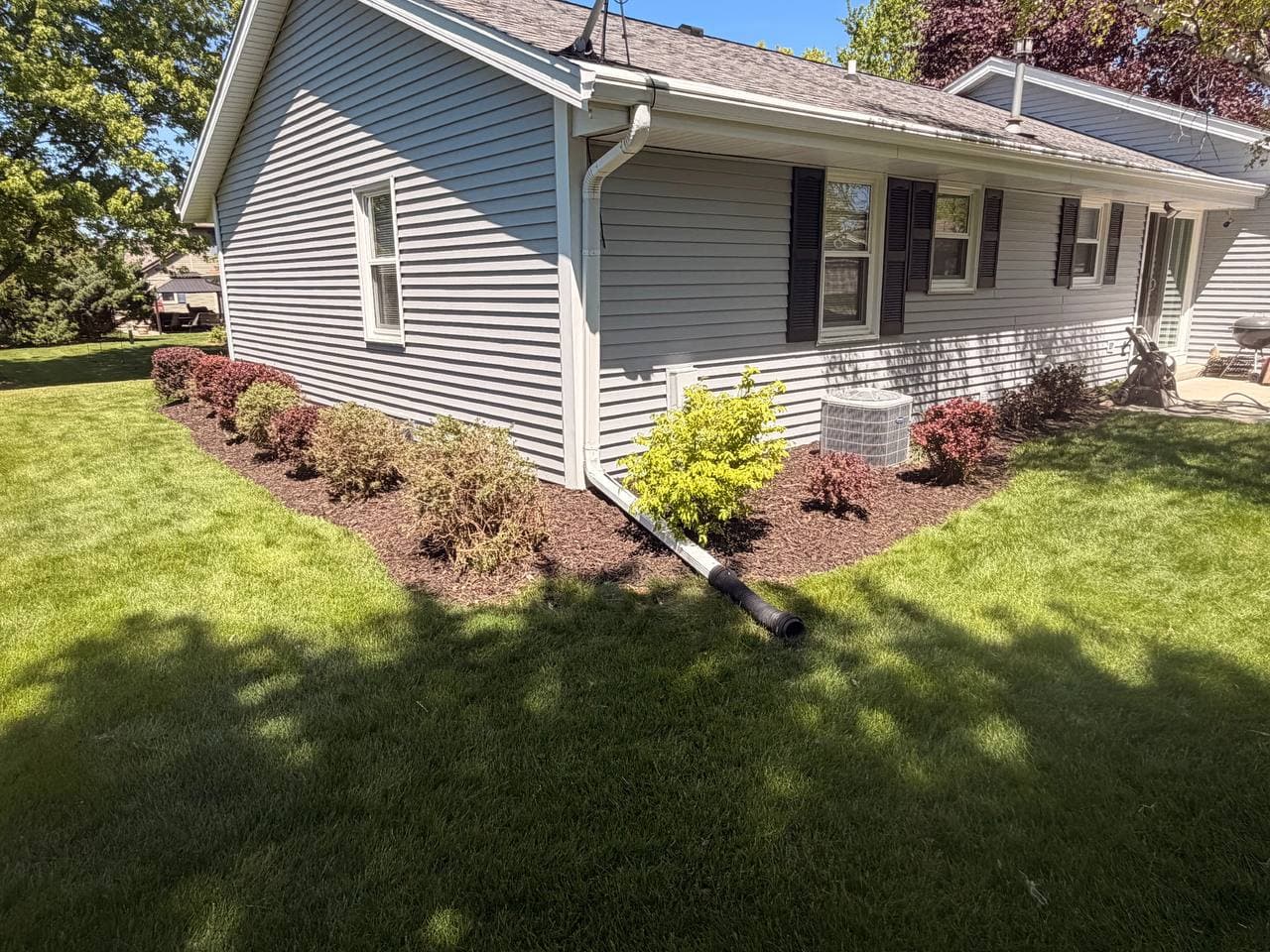 Landscaping & Mulch Beds